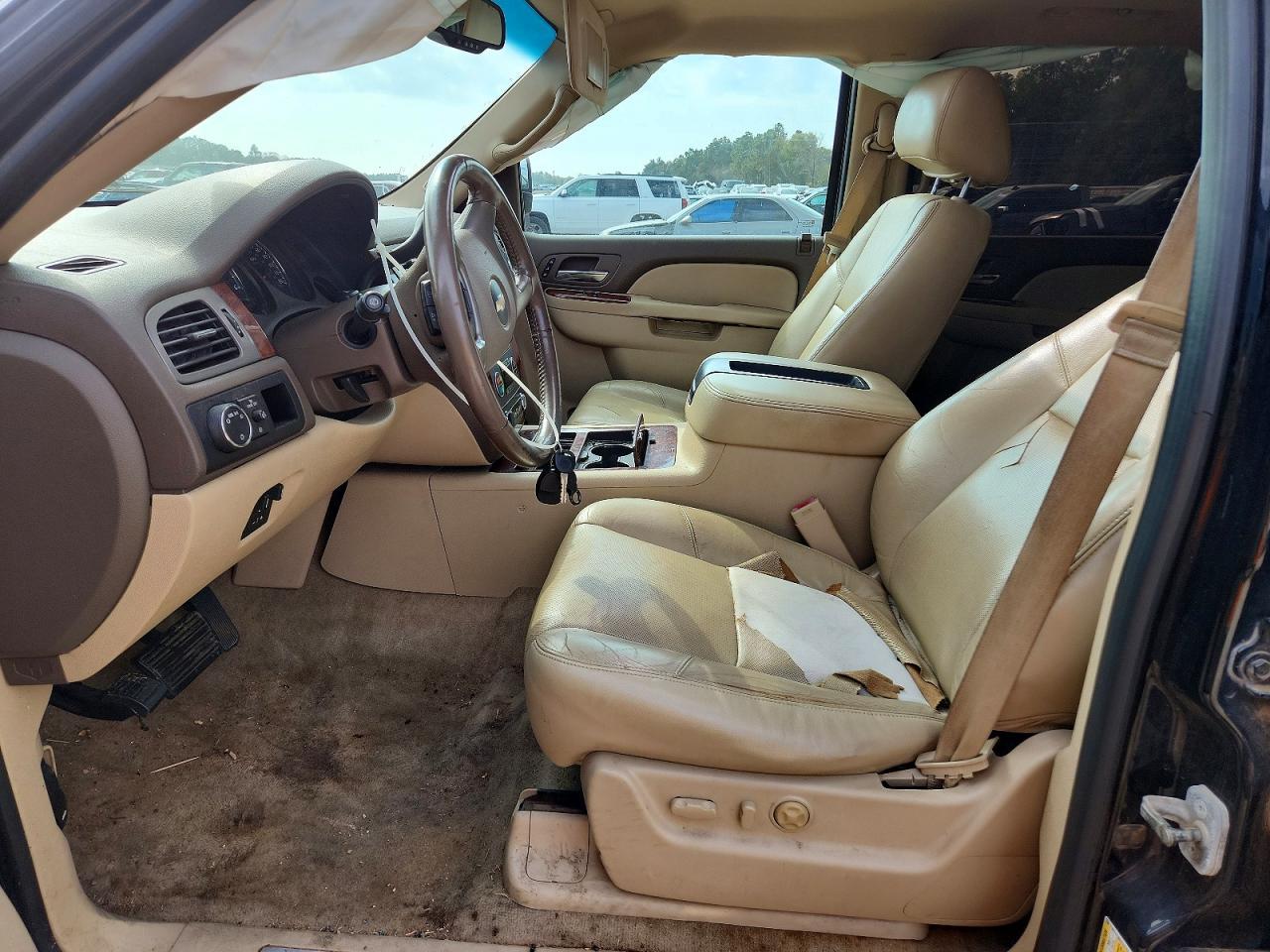 2014 Chevrolet Tahoe C1500 Ltz - Image 7