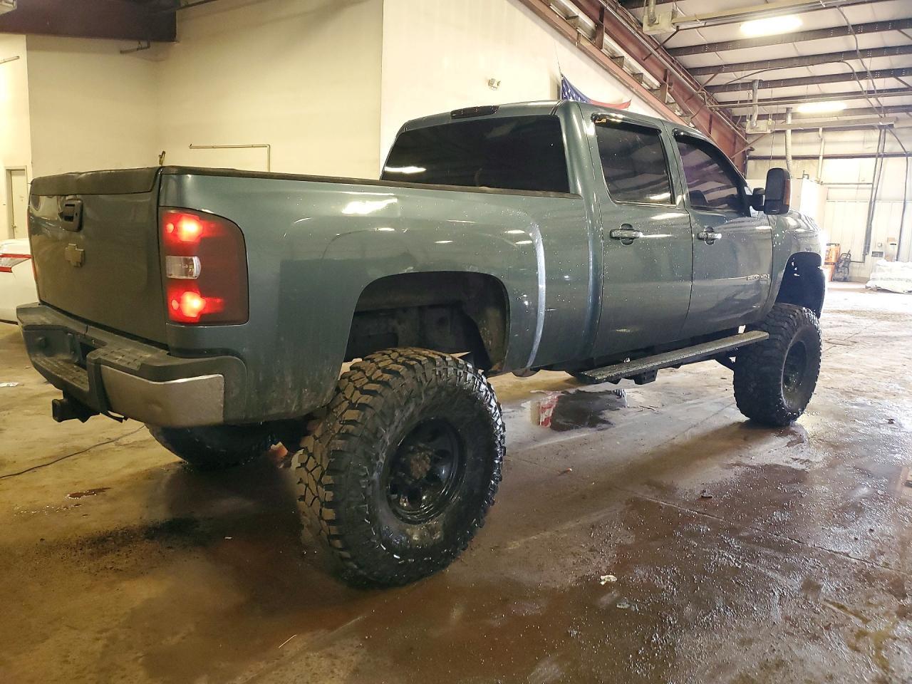 2008 Chevrolet Silverado K2500 Heavy Duty - Image 3