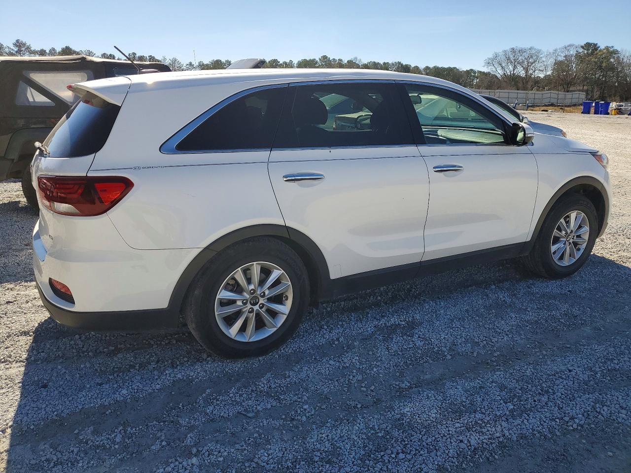 2019 Kia Sorento Lx - Image 3