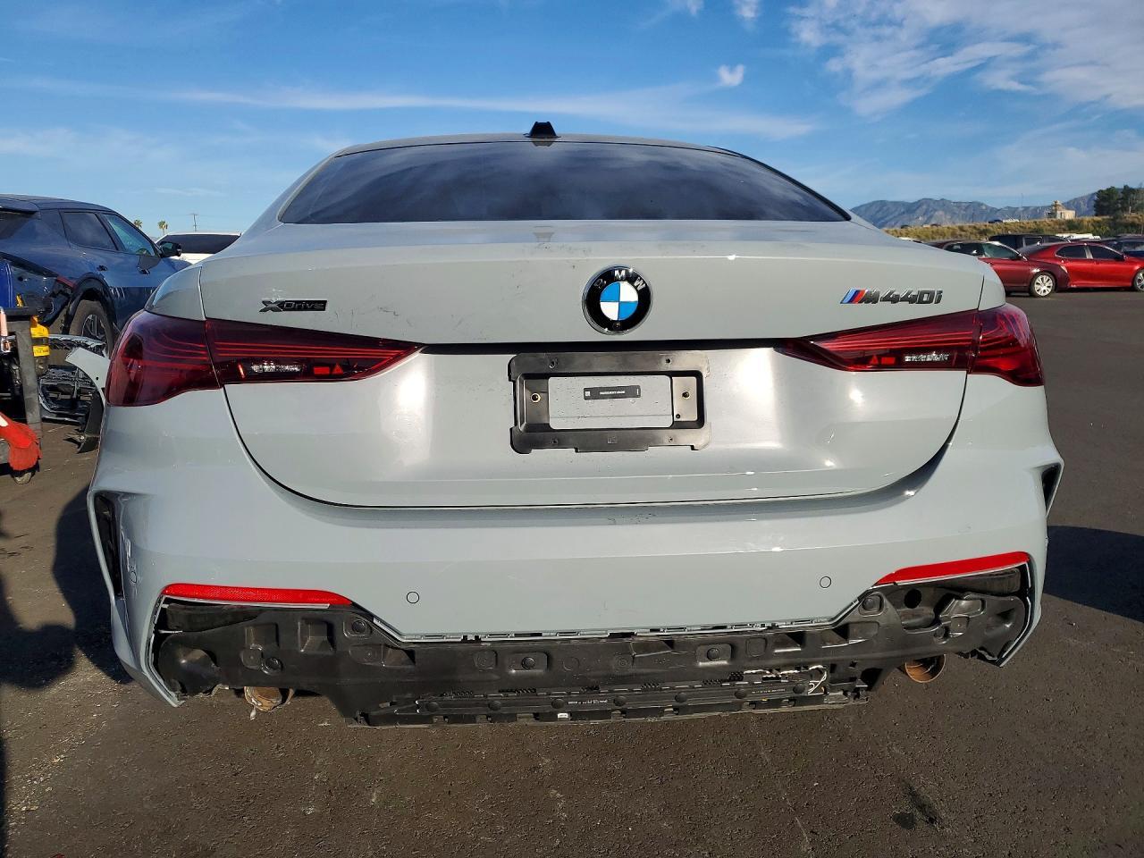 2026 BMW M440Xi - Image 6