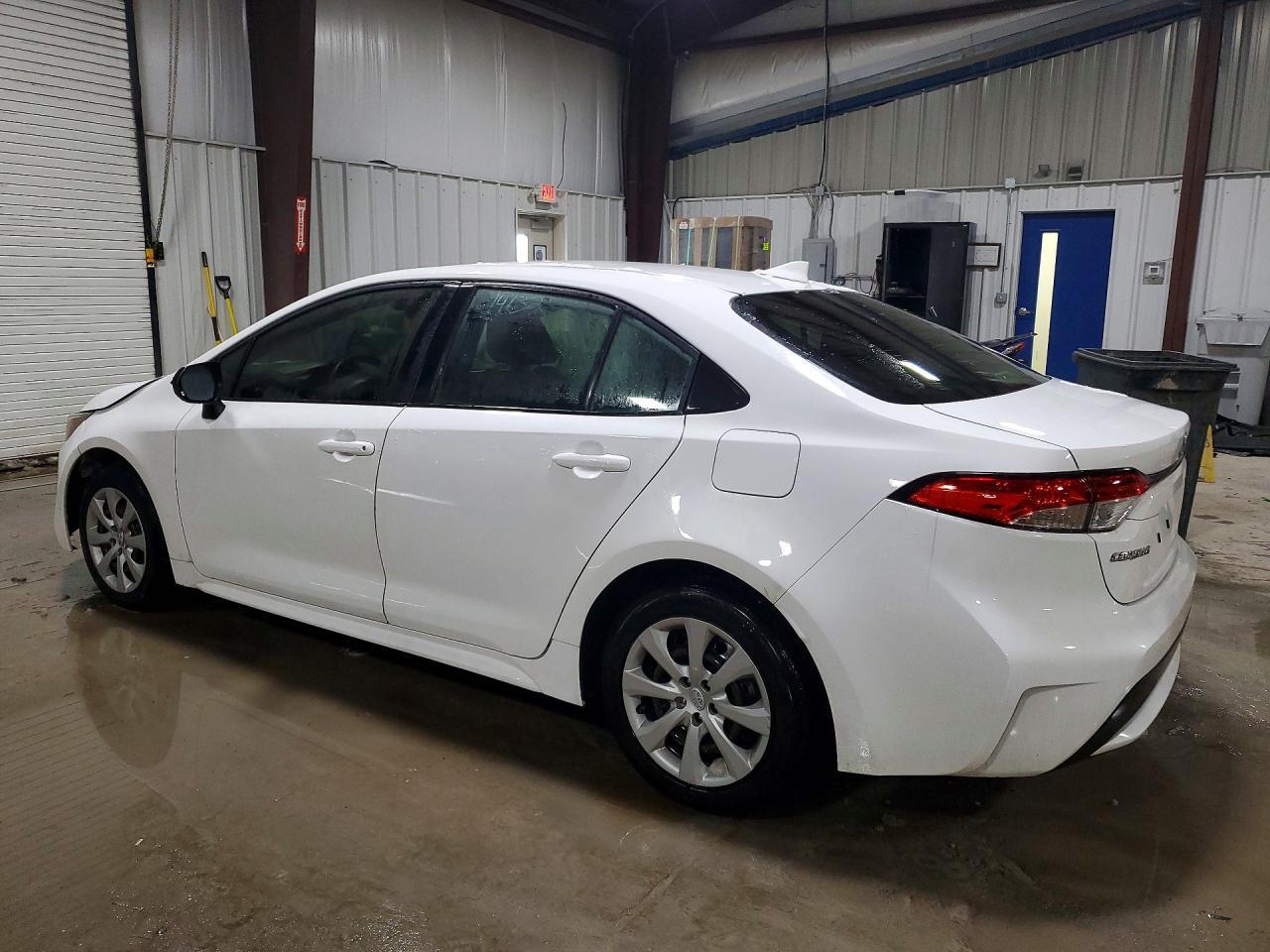 2021 Toyota Corolla Le - Фото 2