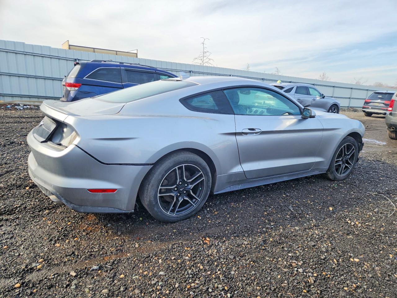 2020 Ford Mustang - Фото 3