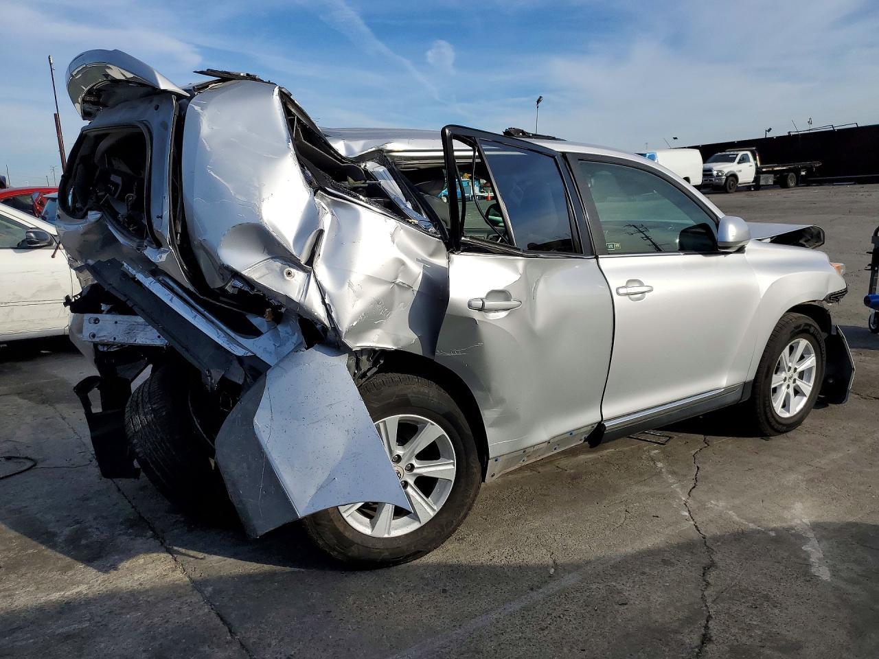 2012 Toyota Highlander Se - Image 3