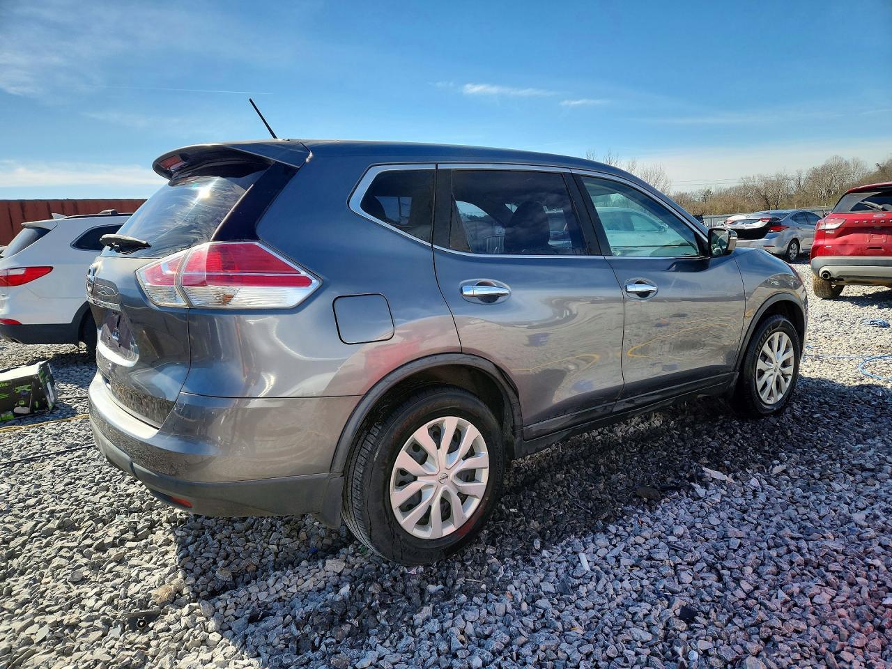 2015 Nissan Rogue S - Image 3