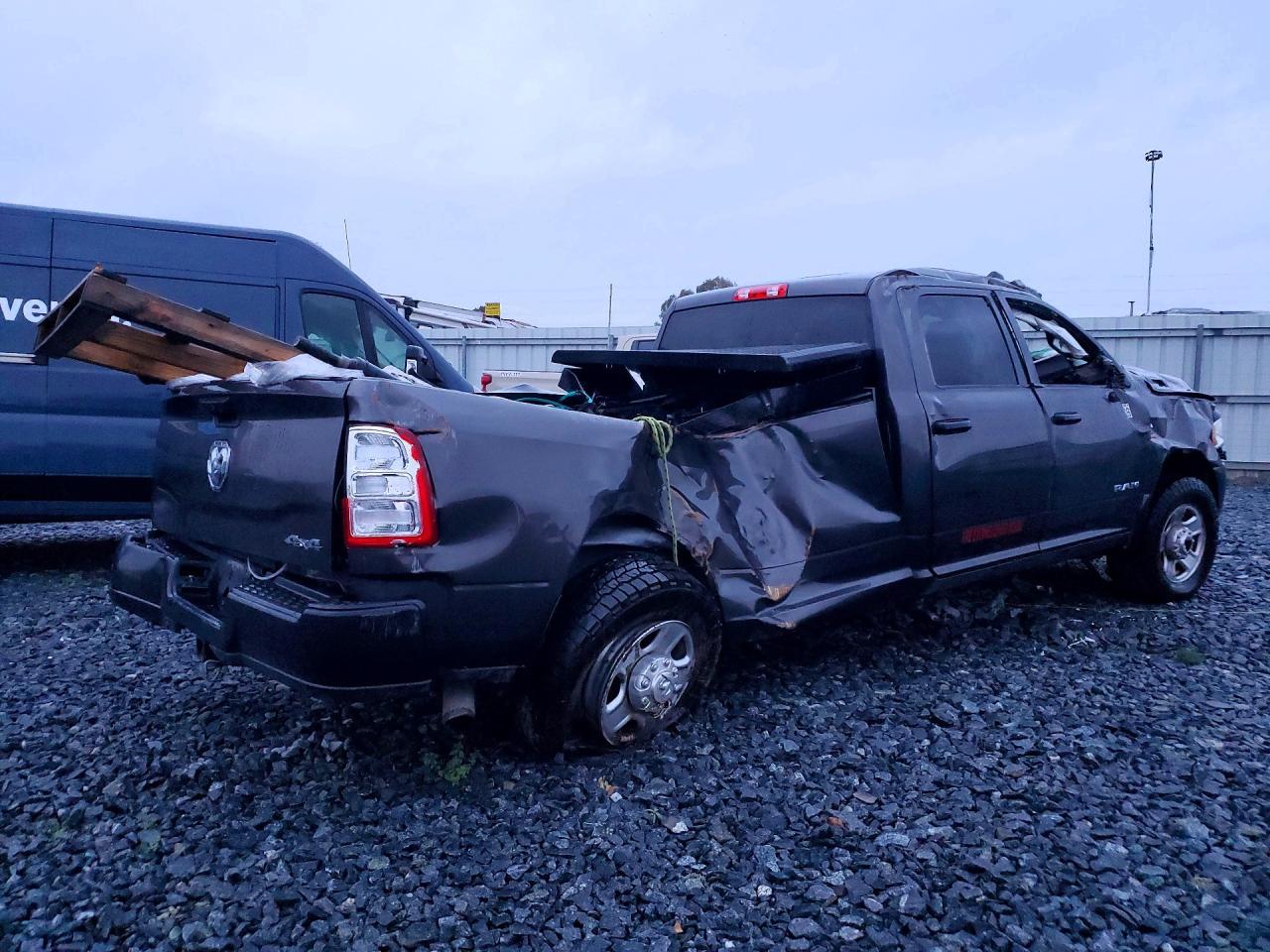 2021 Ram 3500 Tradesman - Фото 3