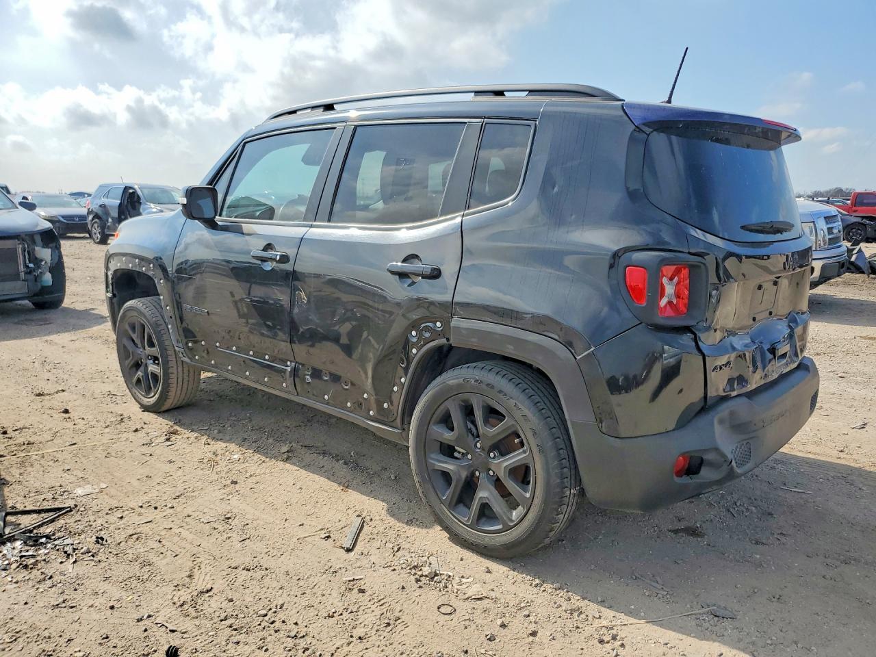 2022 Jeep Renegade Altitude 4Wd - Image 2