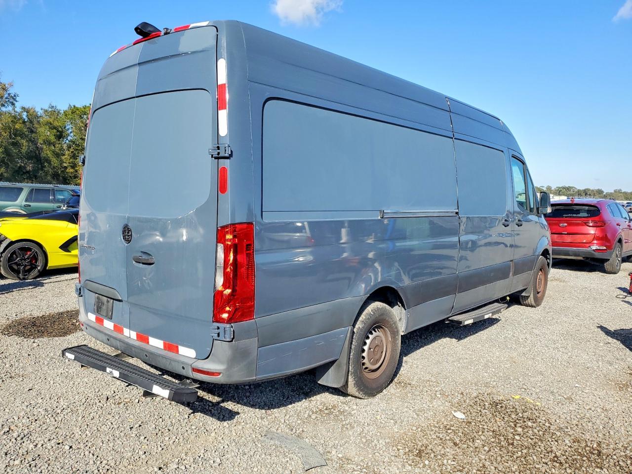 2019 Mercedes Benz Sprinter 2500 Delivery Van - Фото 3