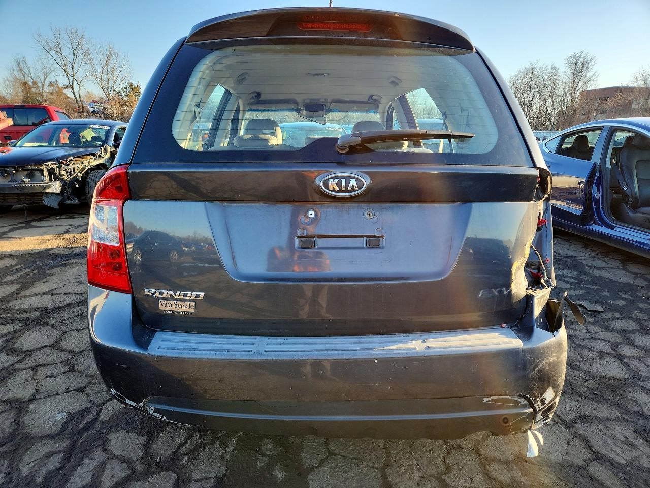 2008 Kia Rondo Lx - Image 6