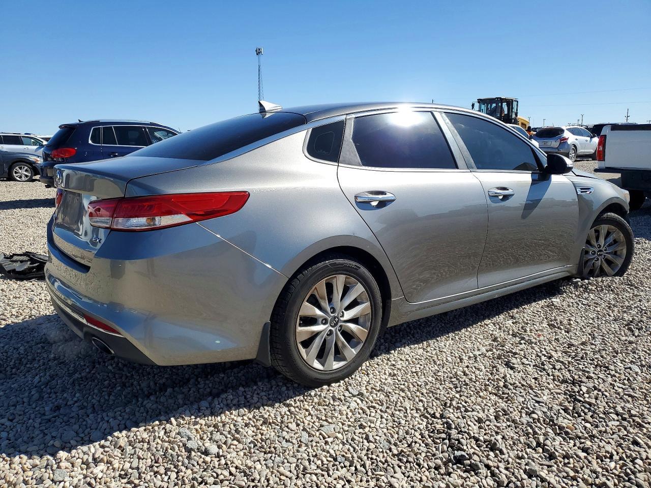 2016 Kia Optima Ex - Фото 3