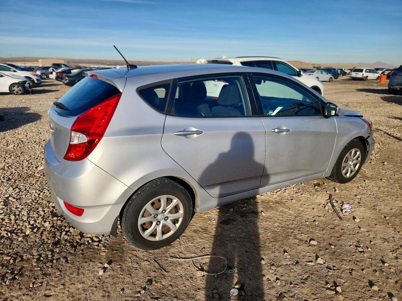 2012 Hyundai Accent Gls - Фото 3