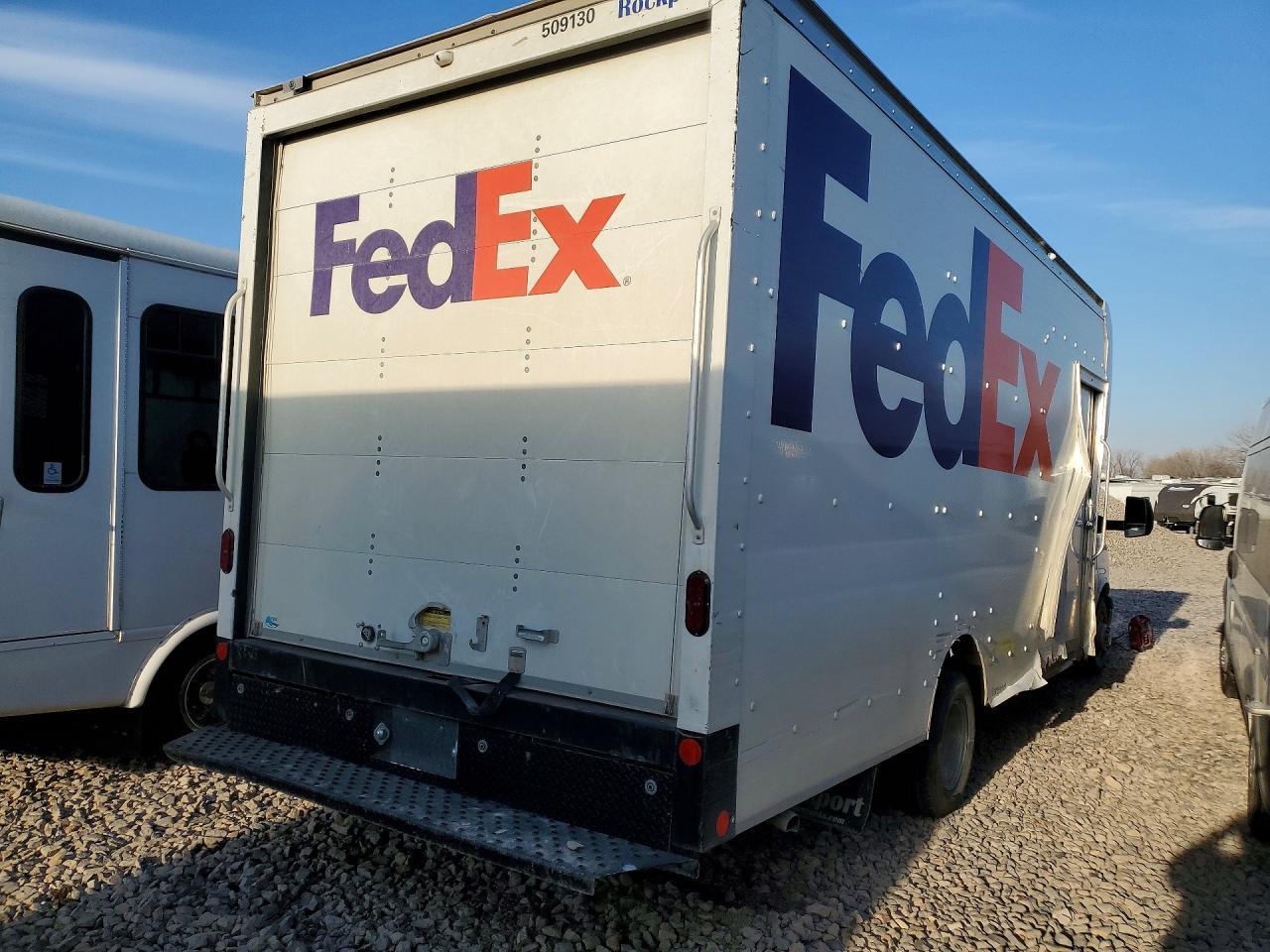 2023 GMC Savana Delivery Truck - Image 3