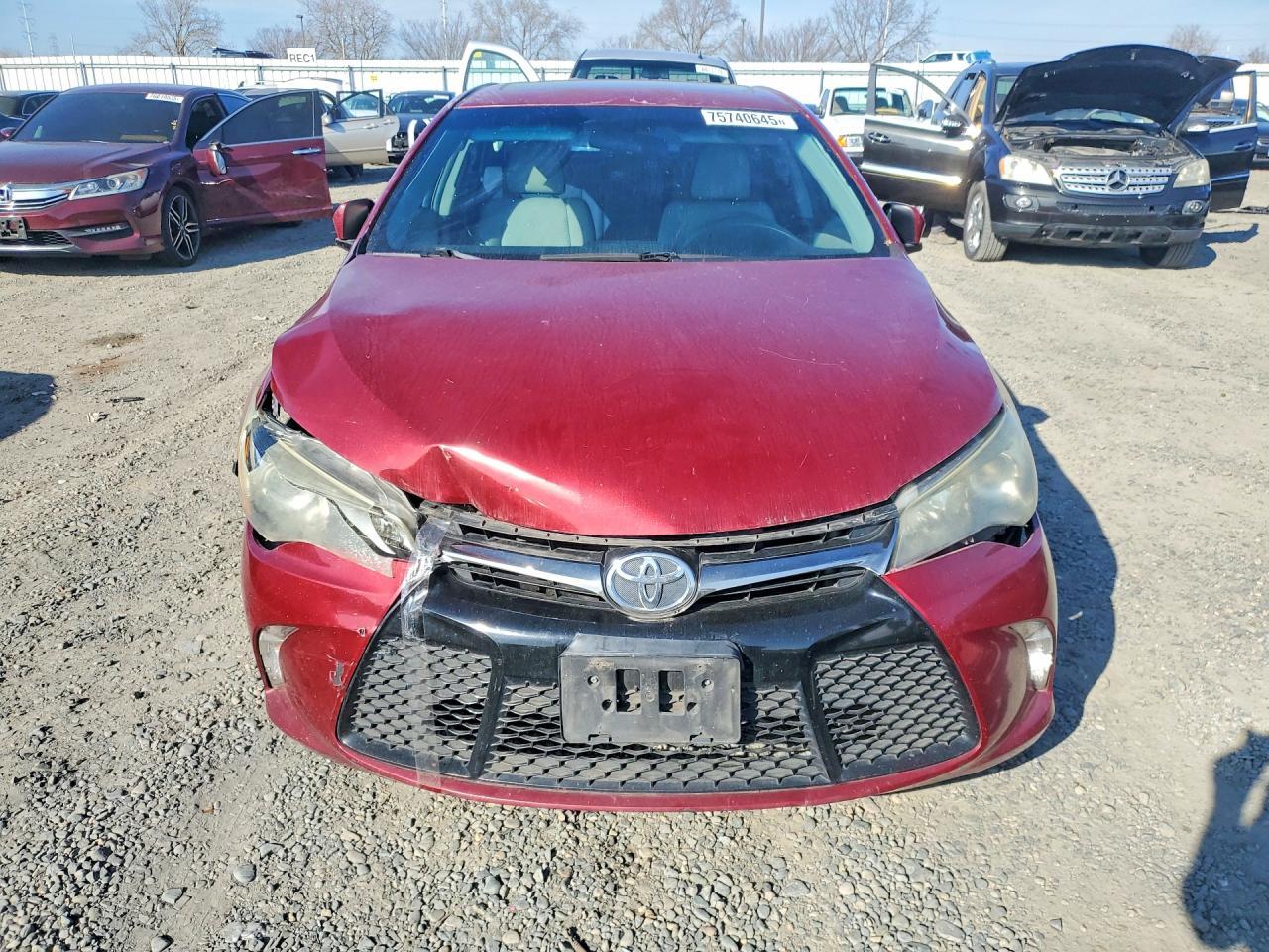 2015 Toyota Camry Le - Фото 5