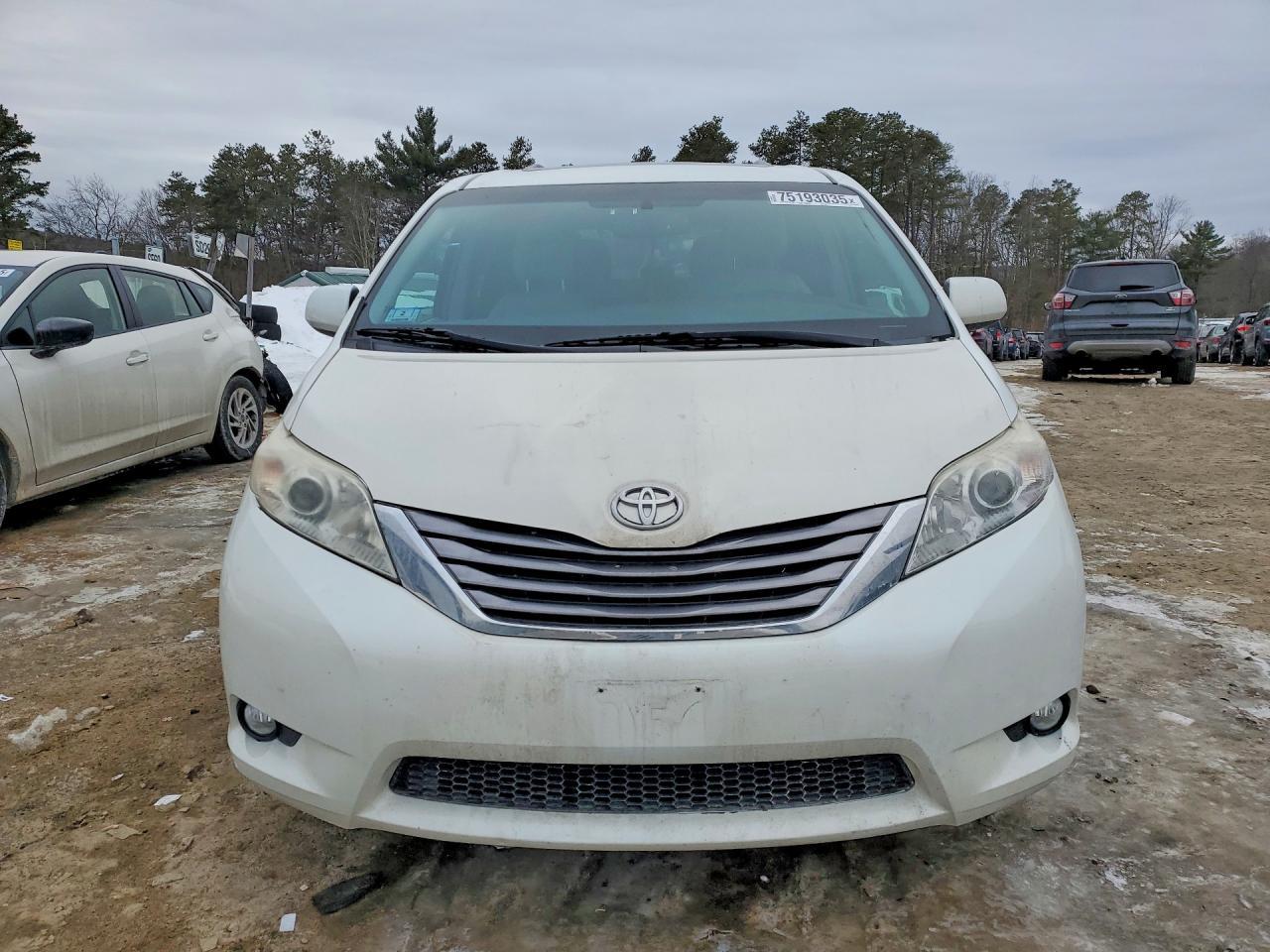 2016 Toyota Sienna Xle - Фото 5