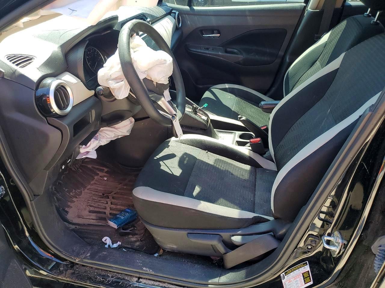 2022 Nissan Versa Sv - Image 7