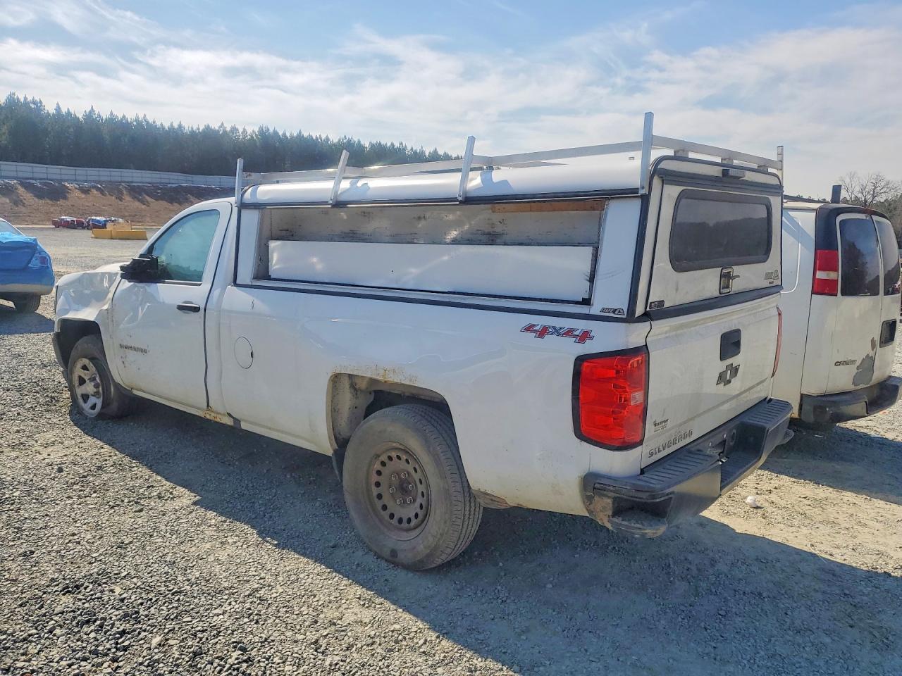 2016 Chevrolet Silverado K1500 - Image 2