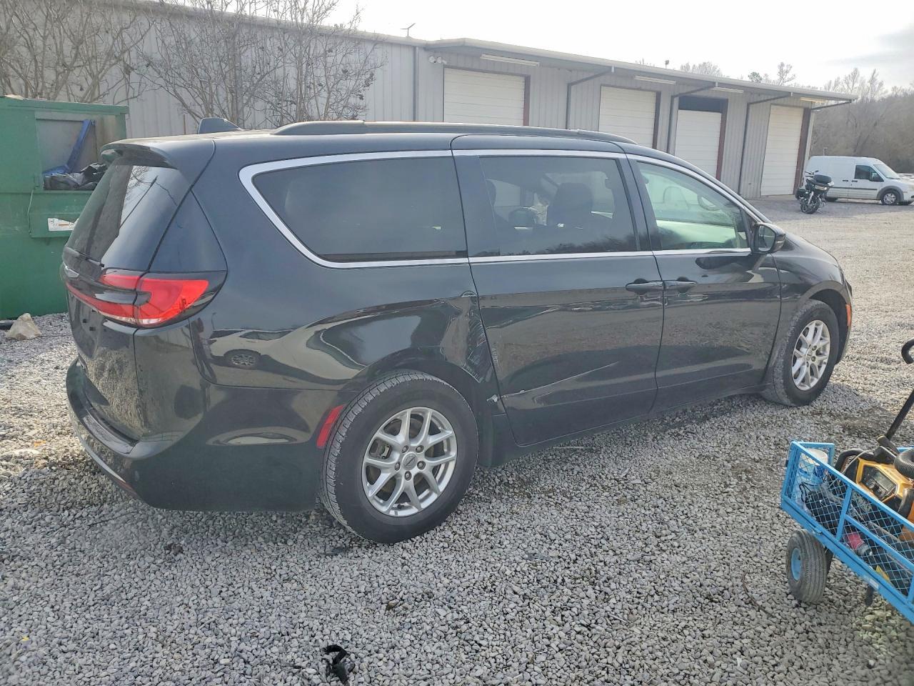 2022 Chrysler Pacifica Touring L - Image 3