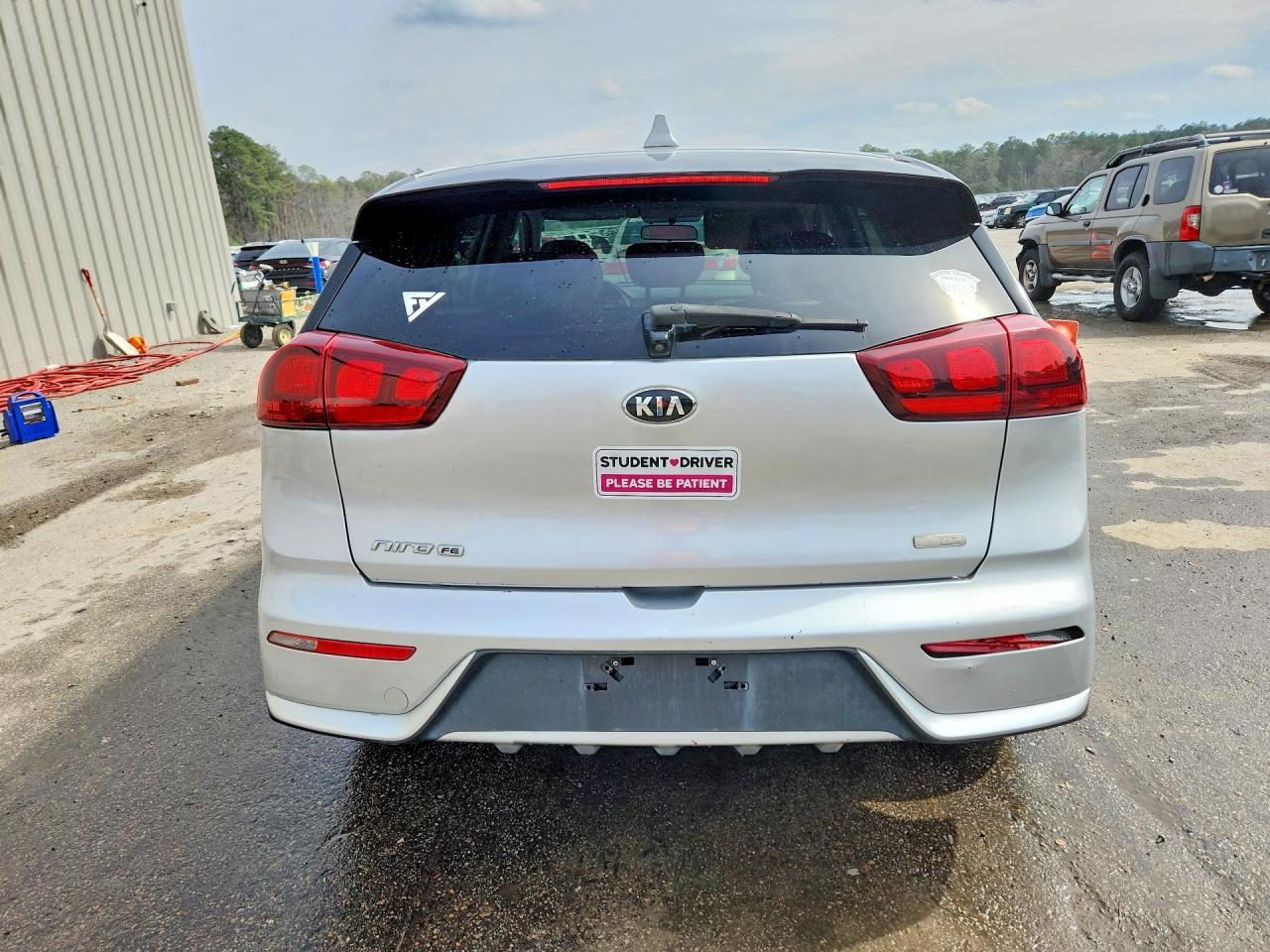 2017 Kia Niro Fe - Image 6