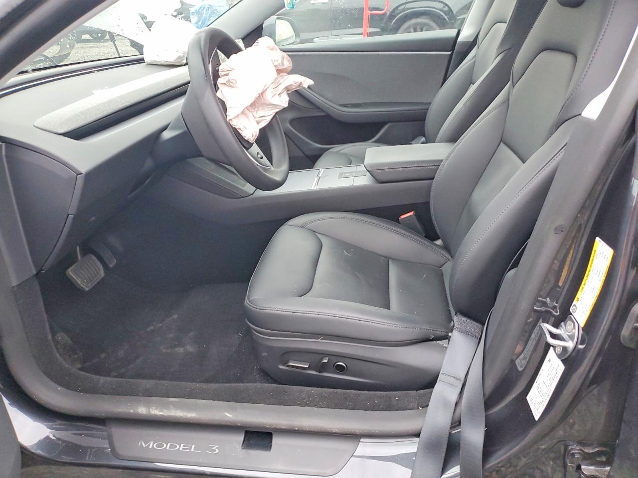 2025 Tesla Model 3 - Image 7