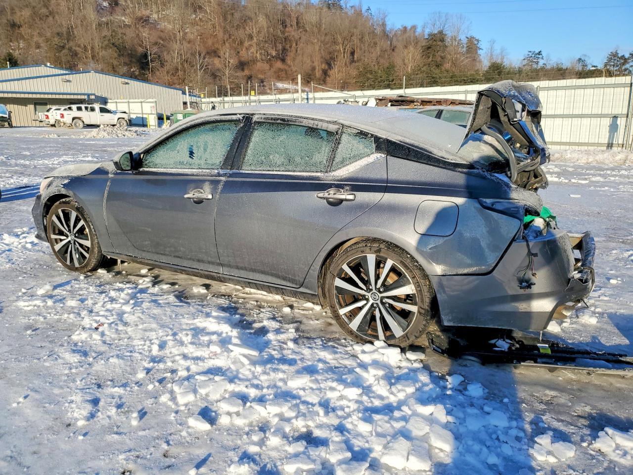 2020 Nissan Altima Sr - Фото 2