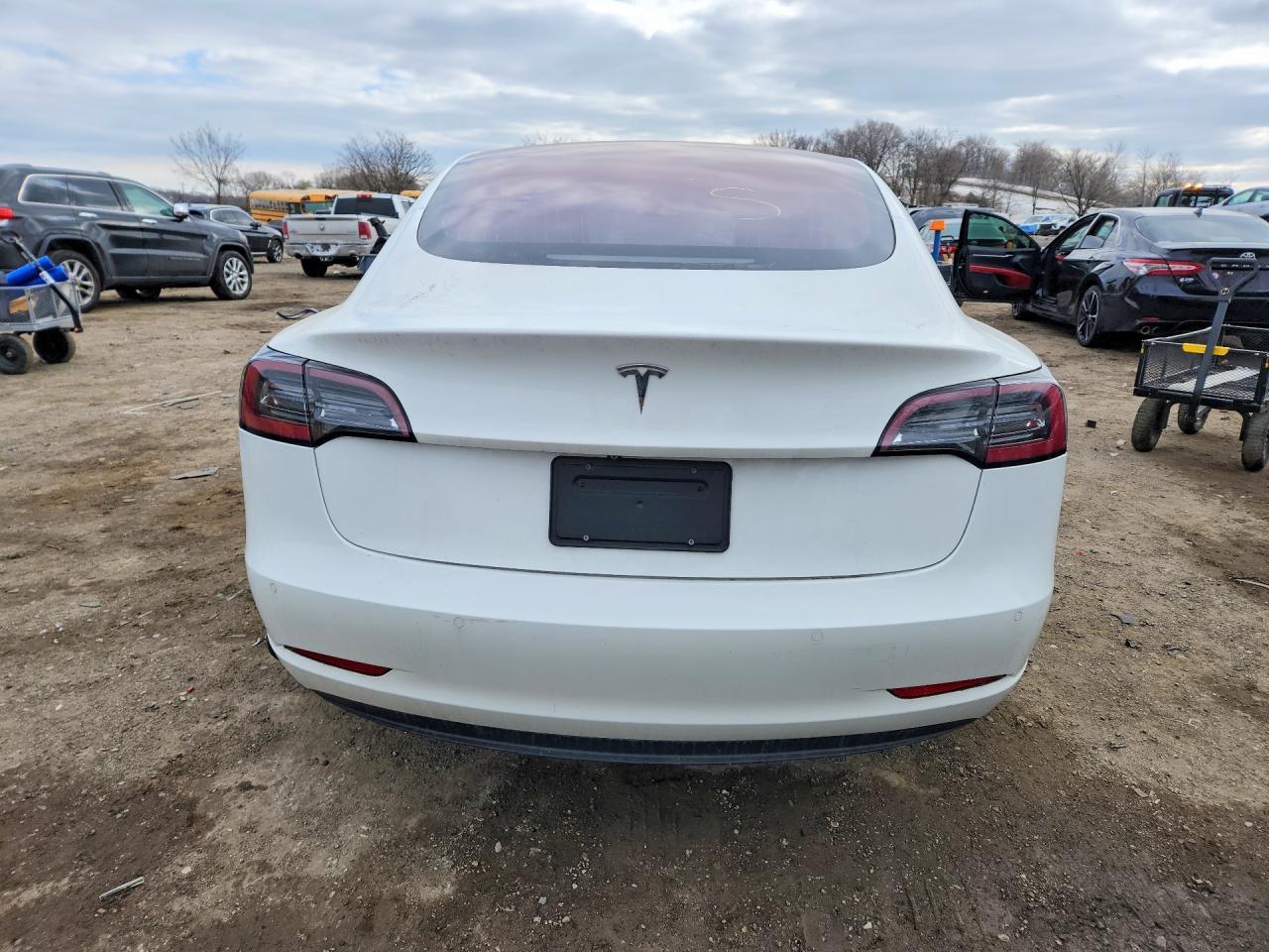 2019 Tesla Model 3 - Фото 6