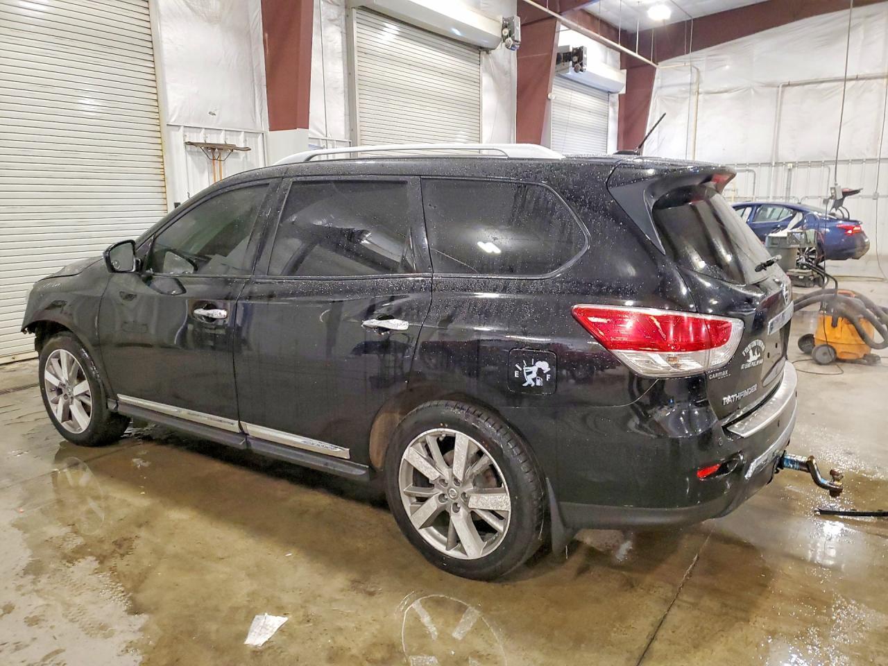 2014 Nissan Pathfinder S - Фото 2