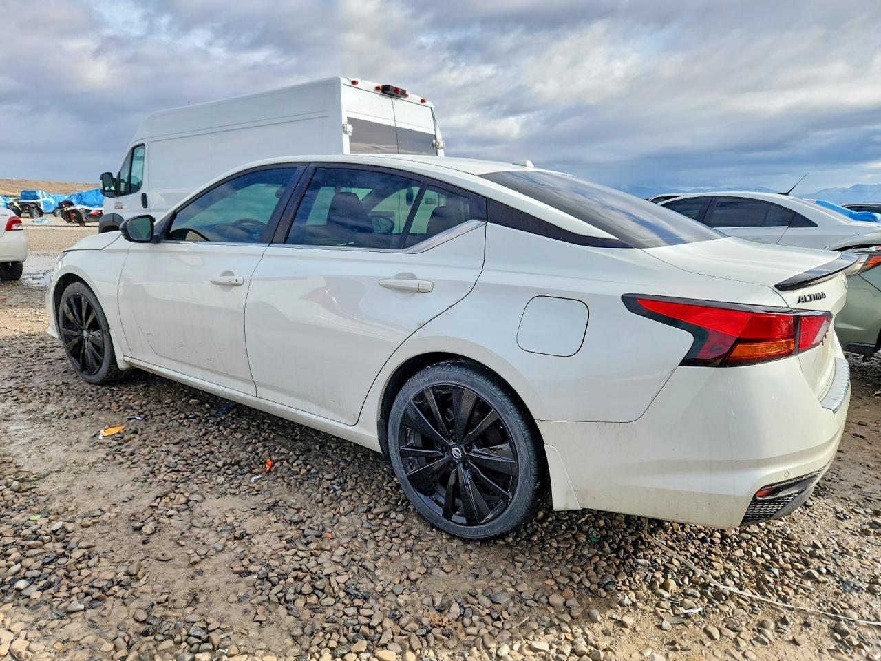 2022 Nissan Altima - Image 2