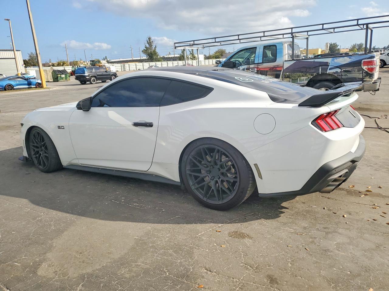 2025 Ford Mustang Gt - Image 2
