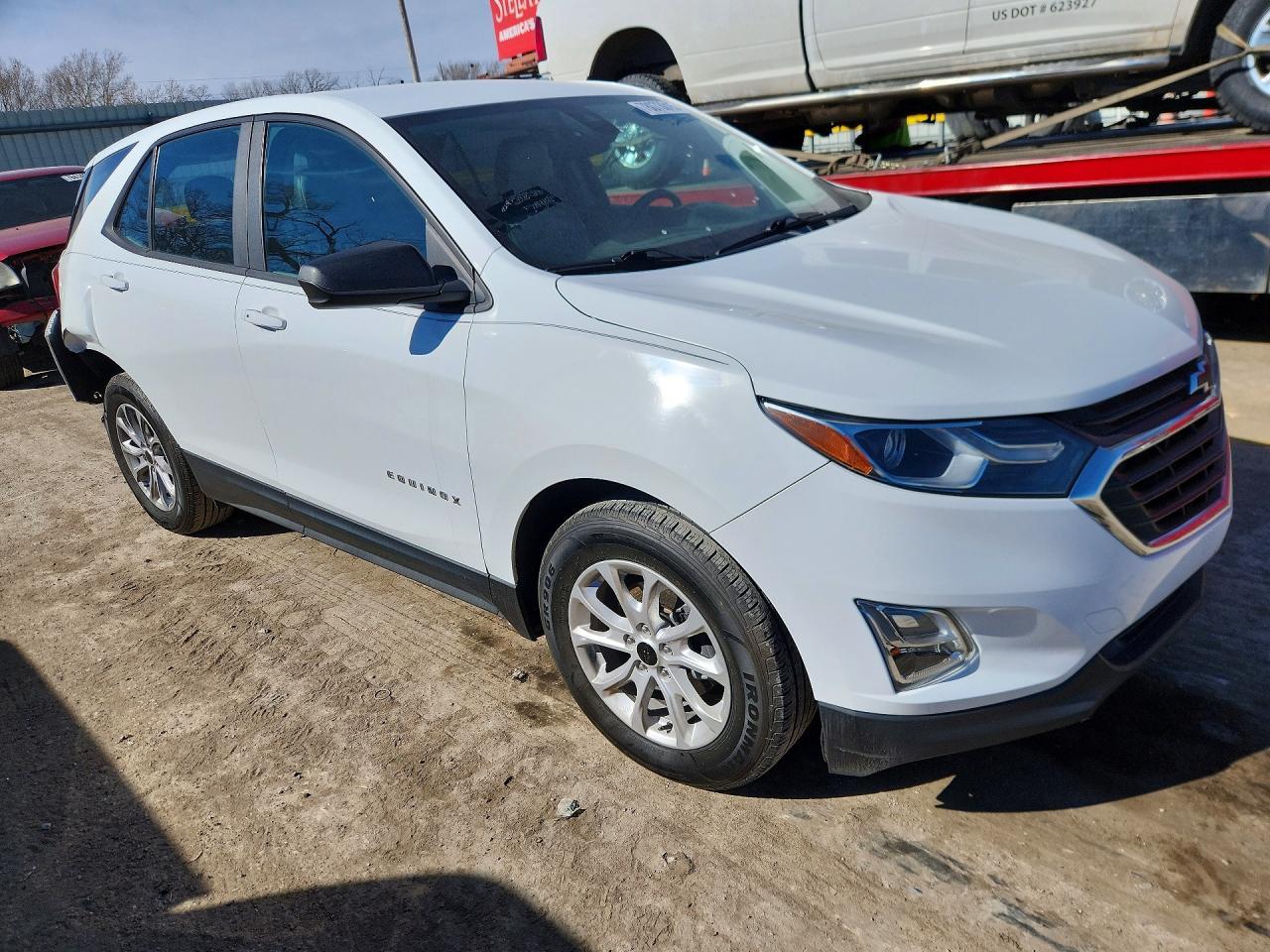 2020 Chev Equinox Ls - Image 4