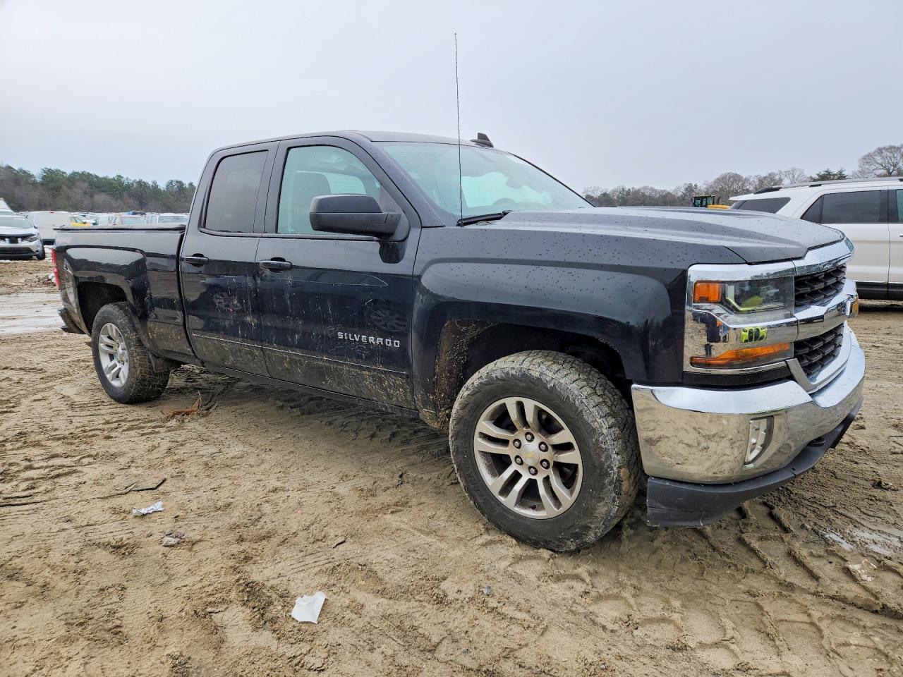 2017 Chevrolet Silverado K1500 Lt - Image 4