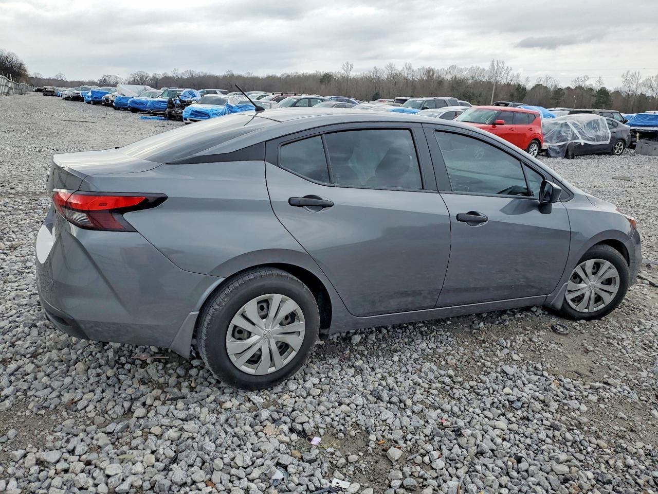 2020 Nissan Versa S - Фото 3