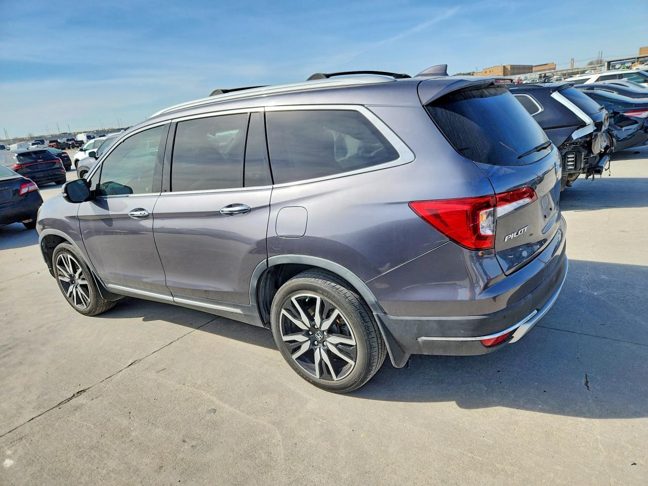 2020 Honda Pilot Touring - Image 2