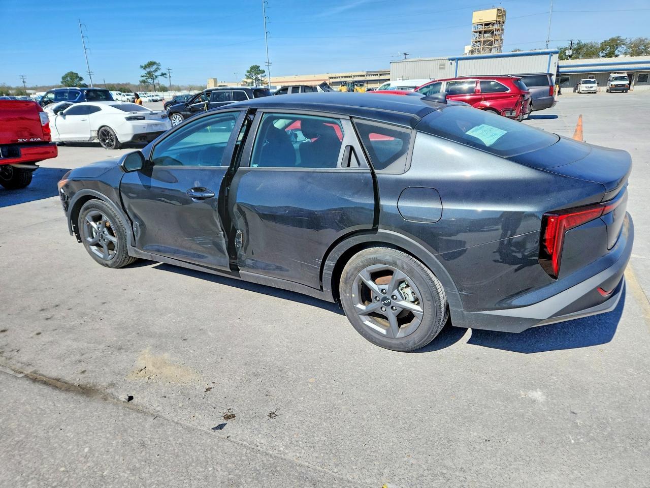 2025 Kia K4 Lxs - Image 2