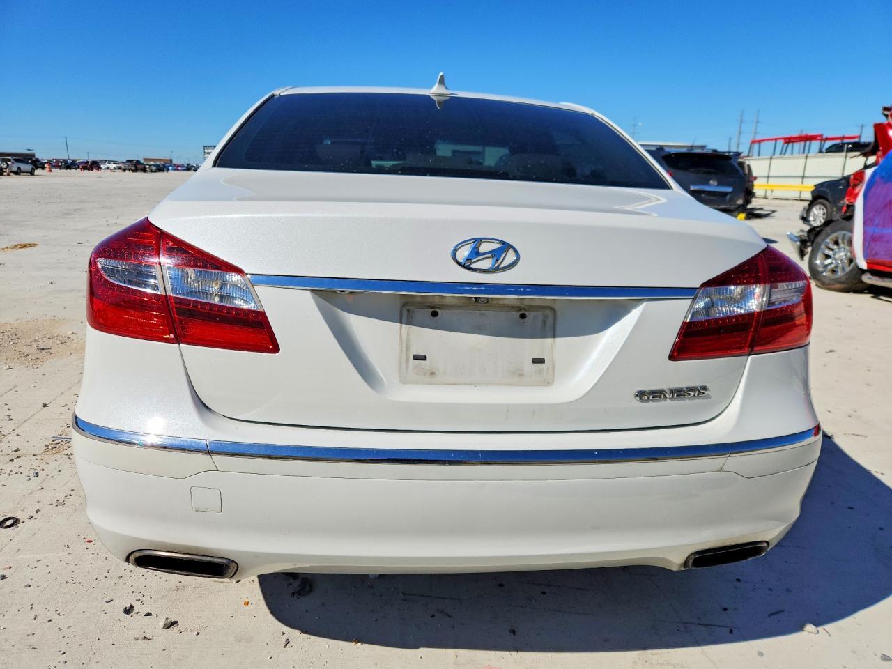2013 Hyundai Genesis 3.8L - Image 6