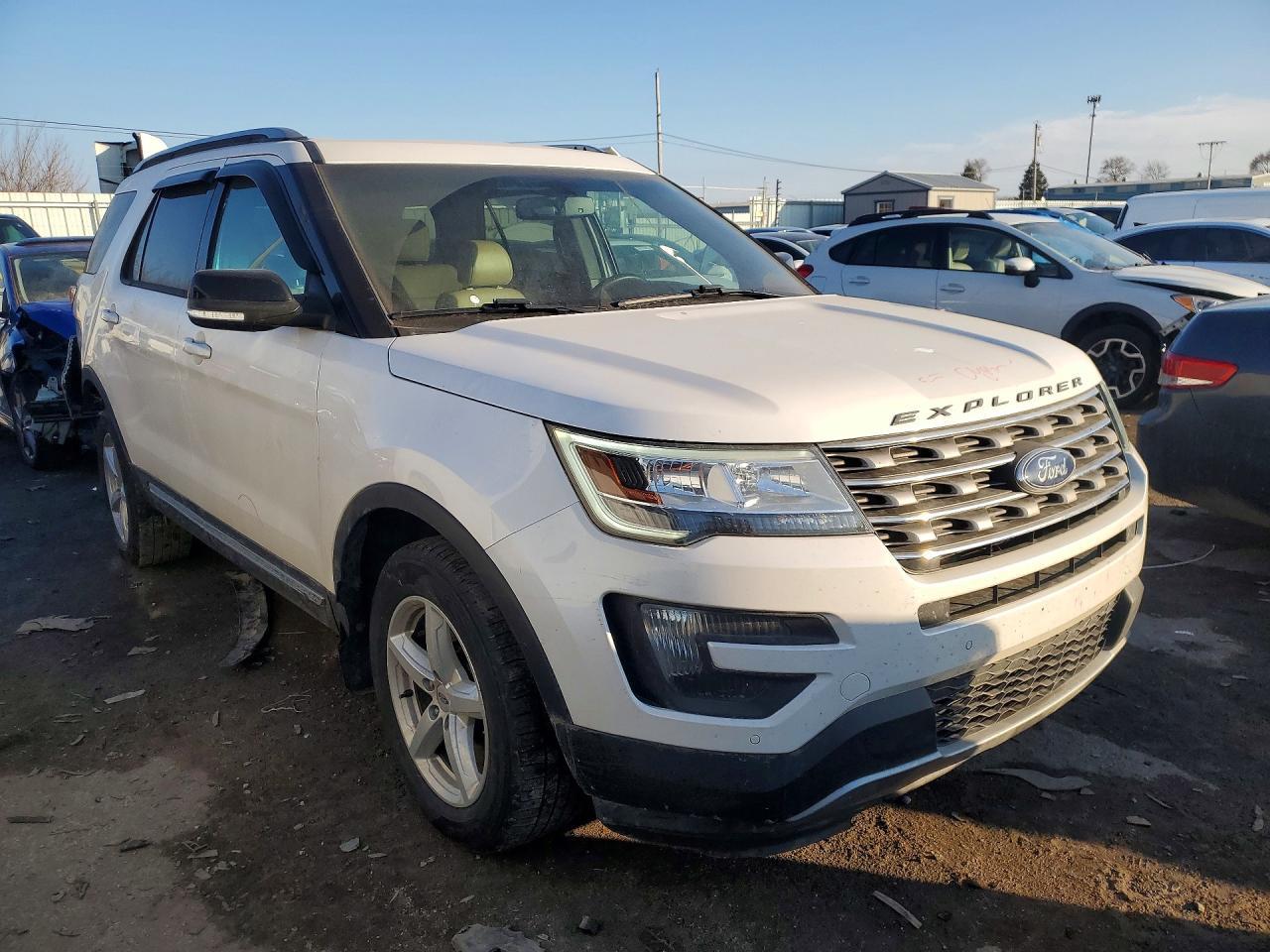 2016 Ford Explorer Xlt - Фото 4