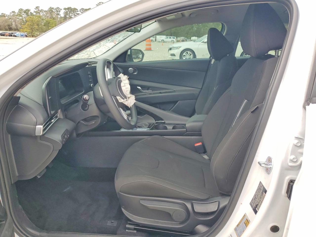 2025 Hyundai Elantra Hybrid Blue - Фото 7