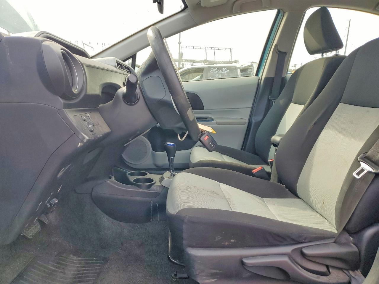 2012 Toyota Prius C - Фото 7