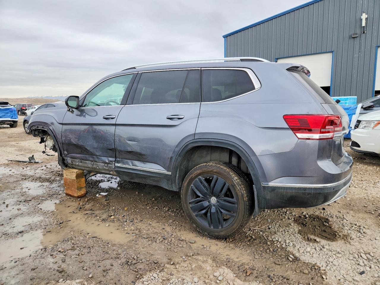 2018 Volkswagen Atlas Sel Premium - Image 2