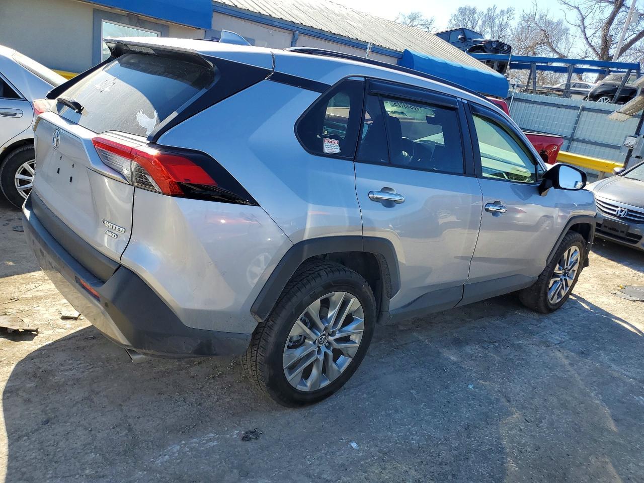 2019 Toyota Rav4 Limited - Image 3