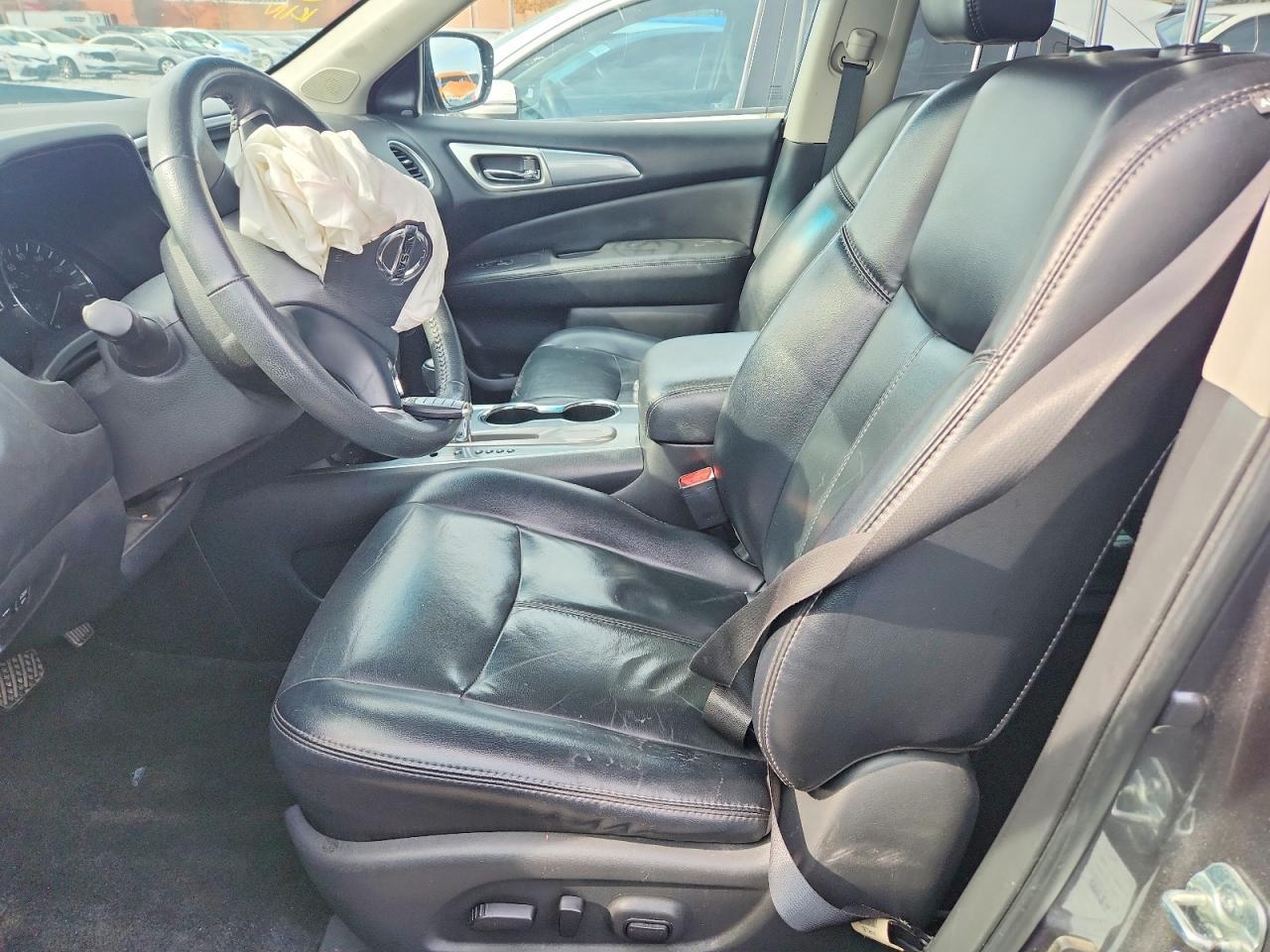 2017 Nissan Pathfinder S - Image 7