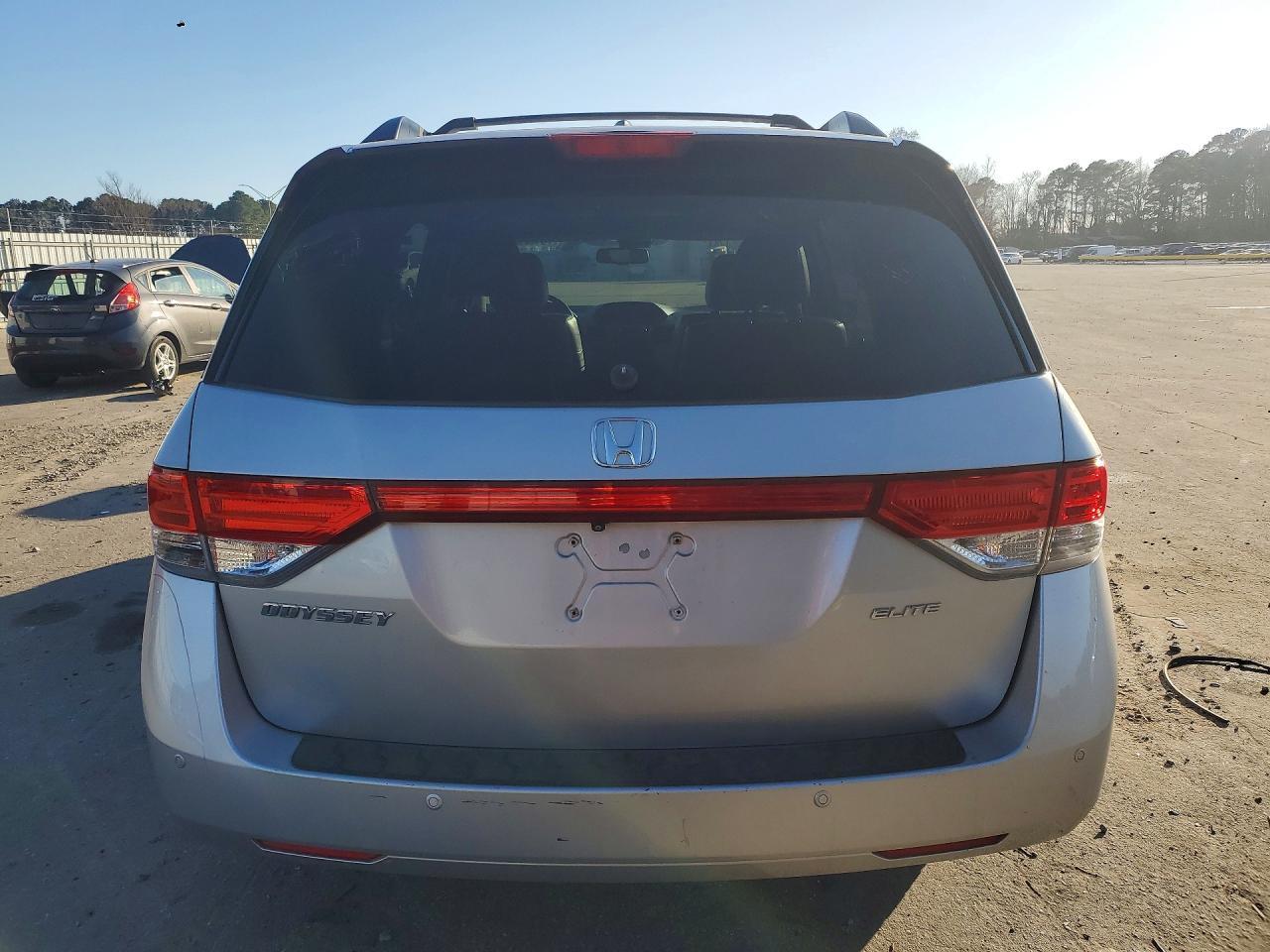 2014 Honda Odyssey Touring - Image 6