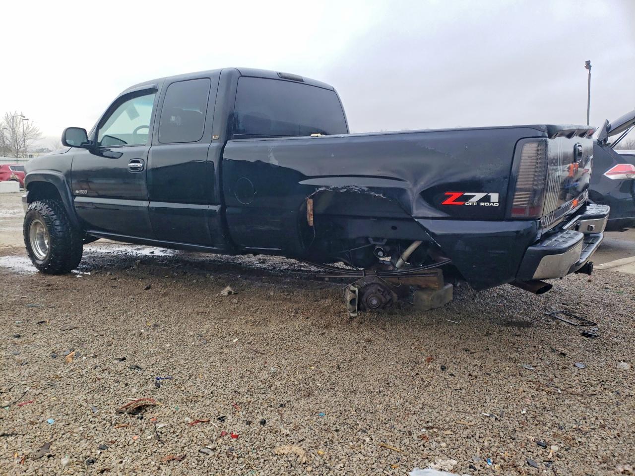 2001 Chevrolet Silverado K1500 - Image 2