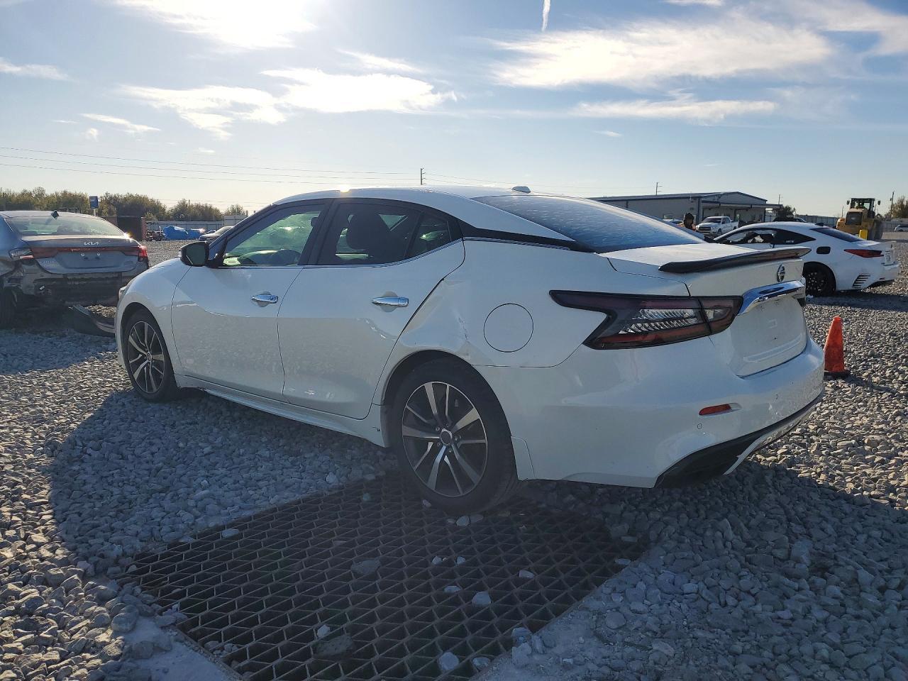 2019 Nissan Maxima - Фото 2