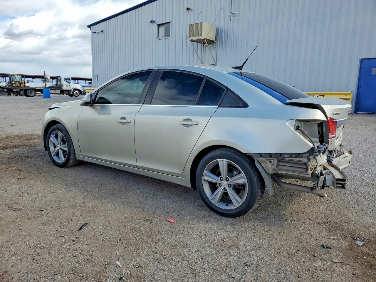2013 Chevrolet Cruze Lt - Image 2