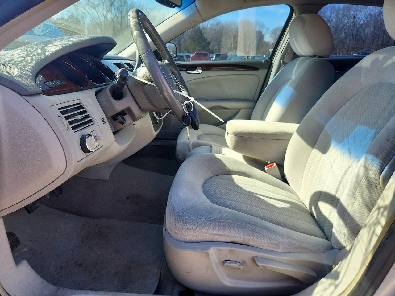 2011 Buick Lucerne Cx - Image 7