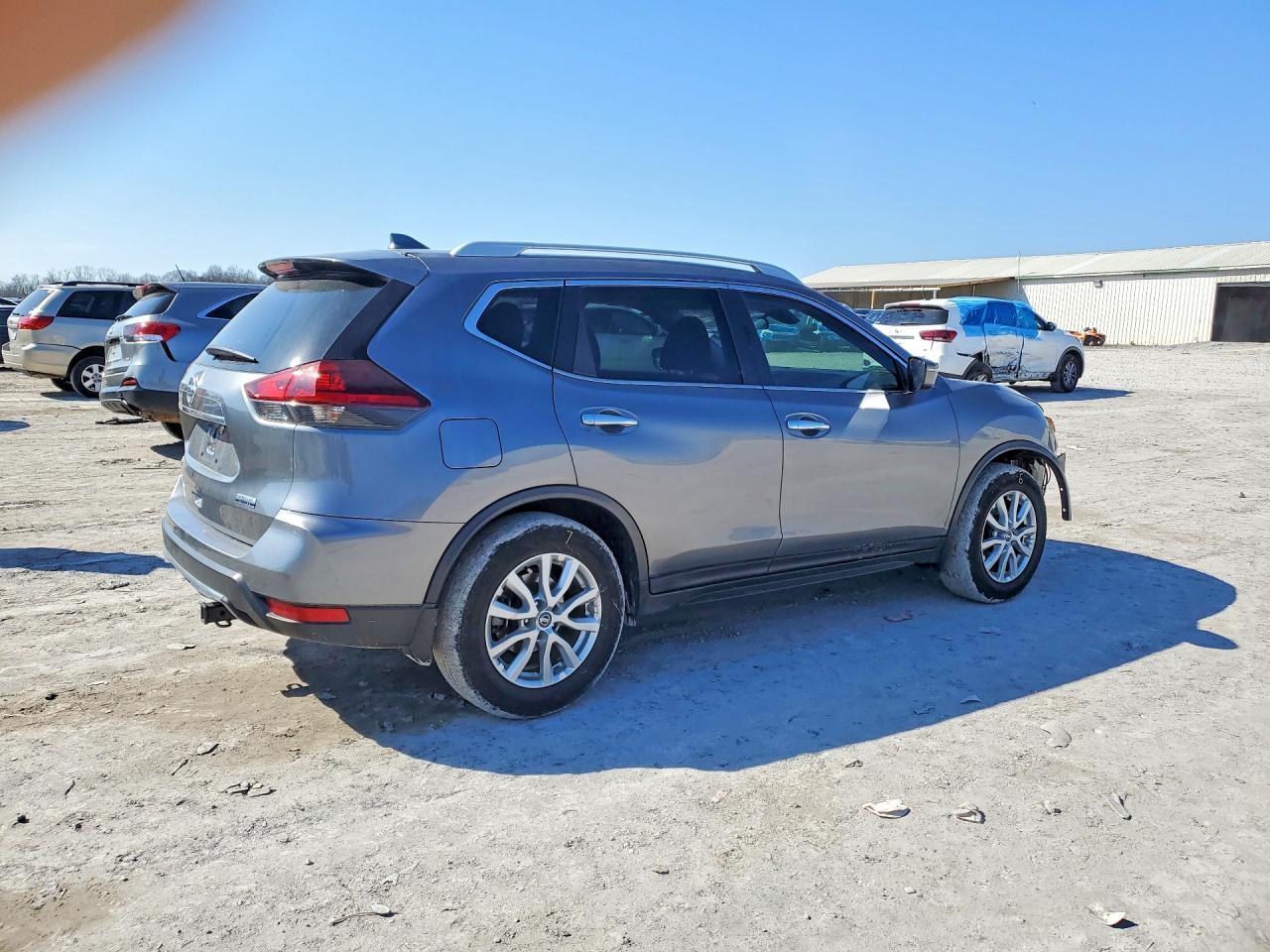 2019 Nissan Rogue S - Image 3