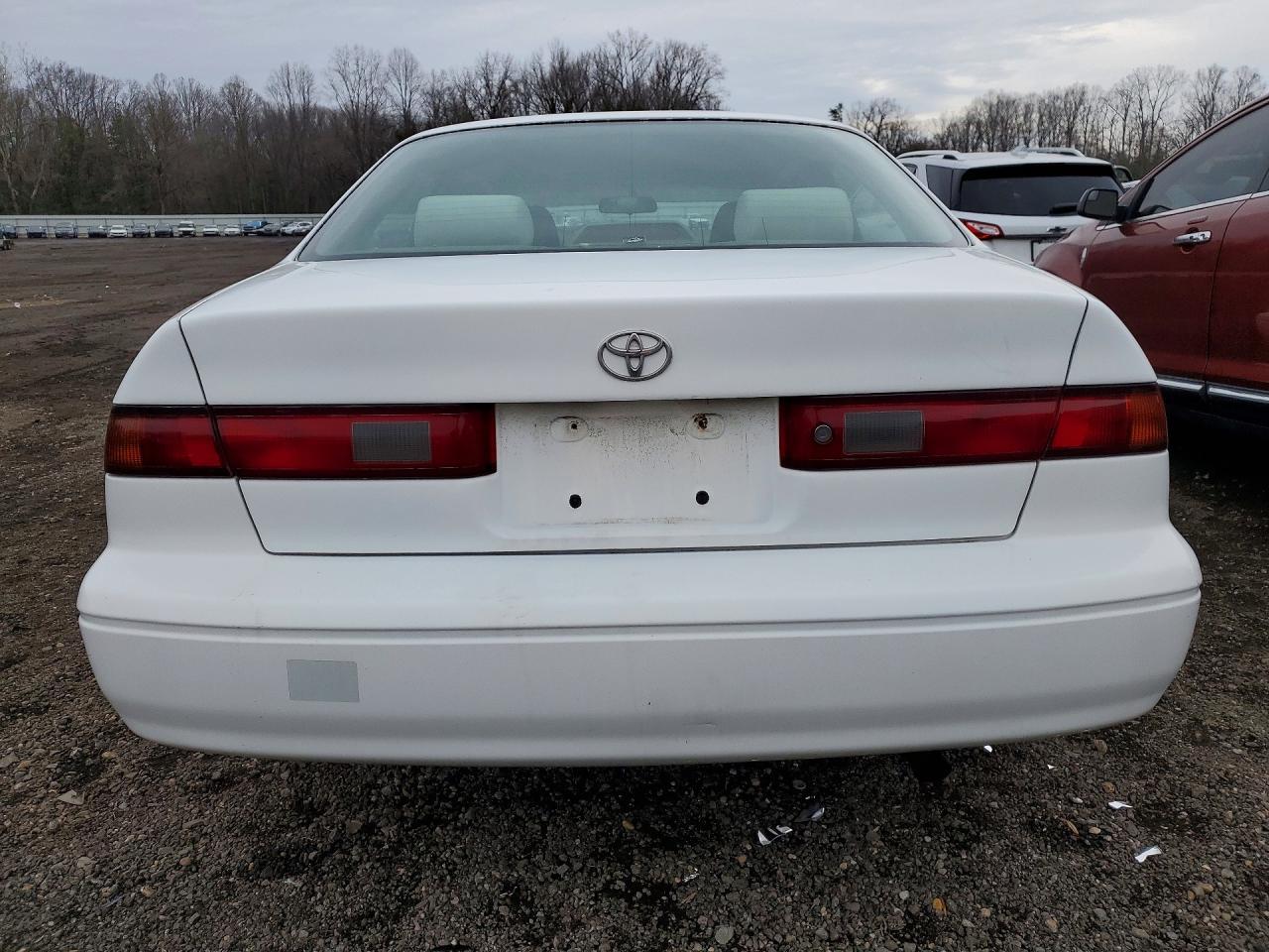 1998 Toyota Camry Le - Фото 6