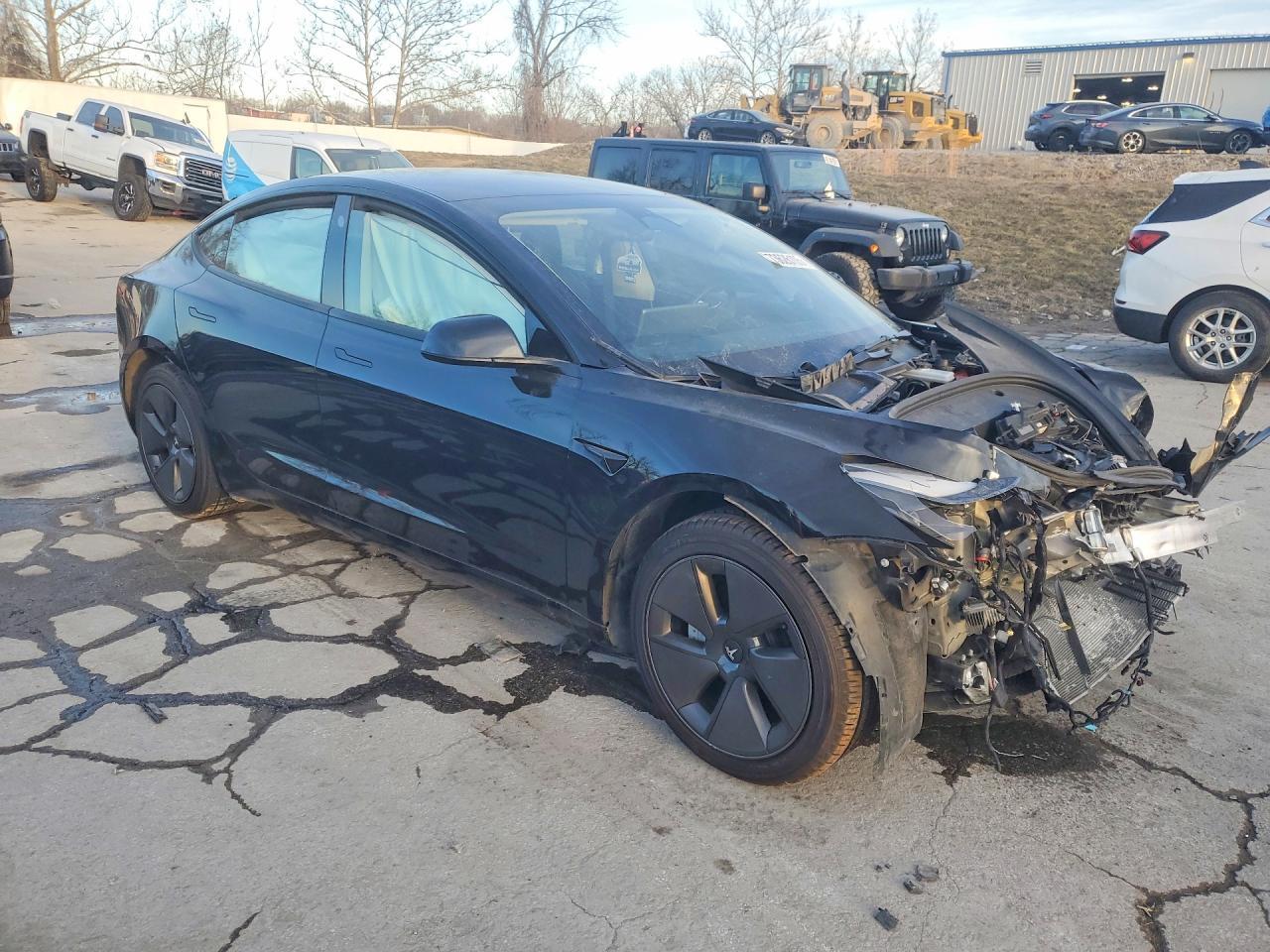 2023 Tesla Model 3 - Фото 4