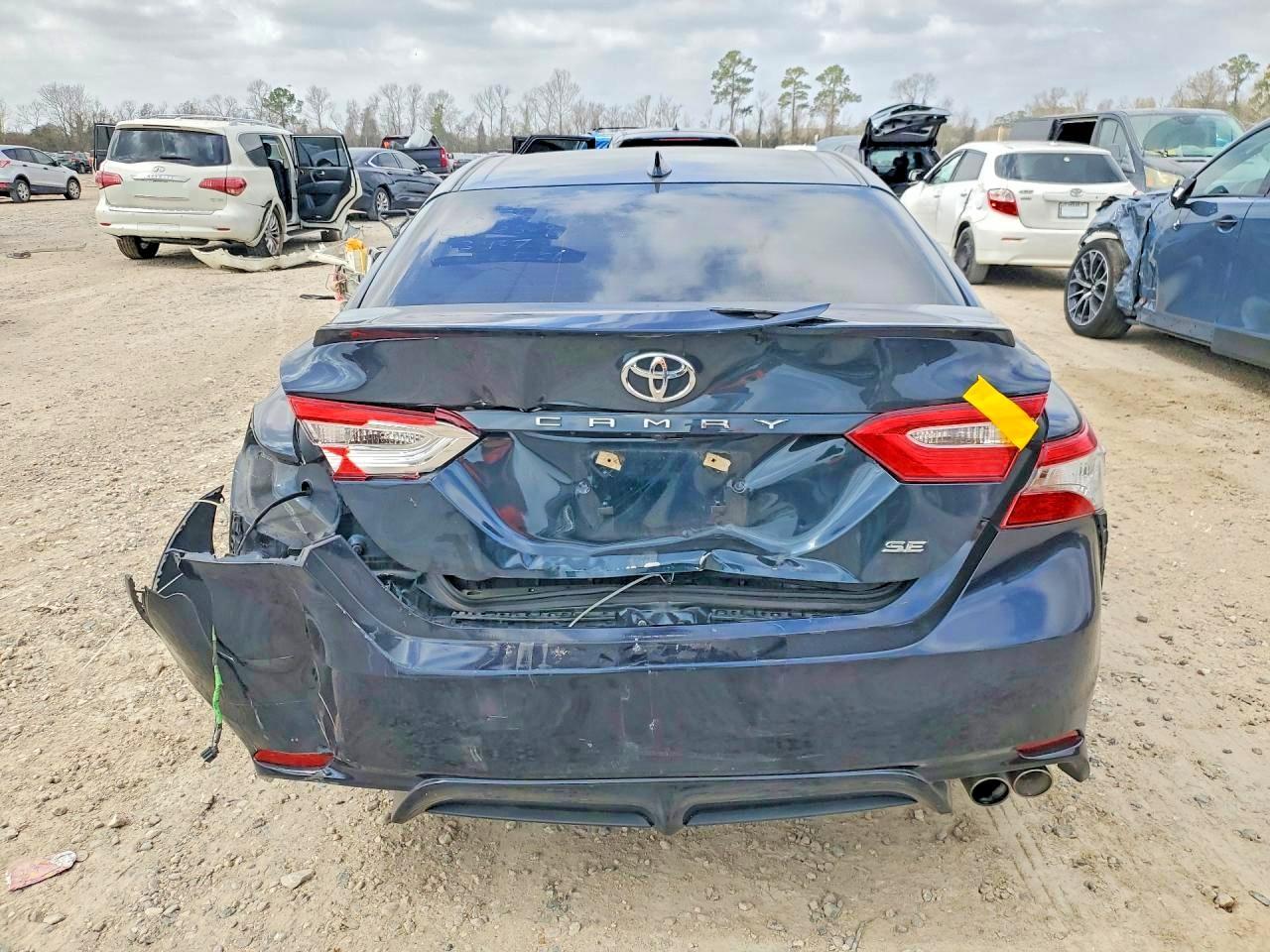 2019 Toyota Camry Se - Фото 6