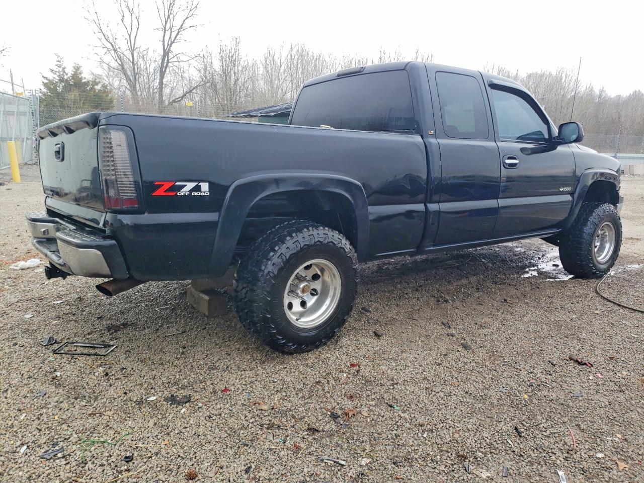 2001 Chevrolet Silverado K1500 - Image 3