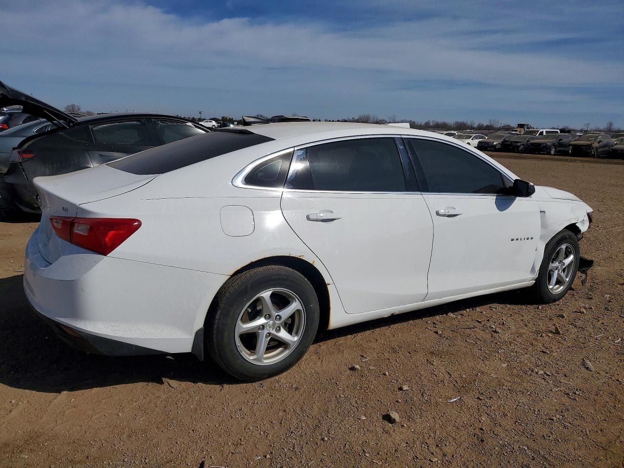2016 Chevrolet Malibu Ls - Фото 3